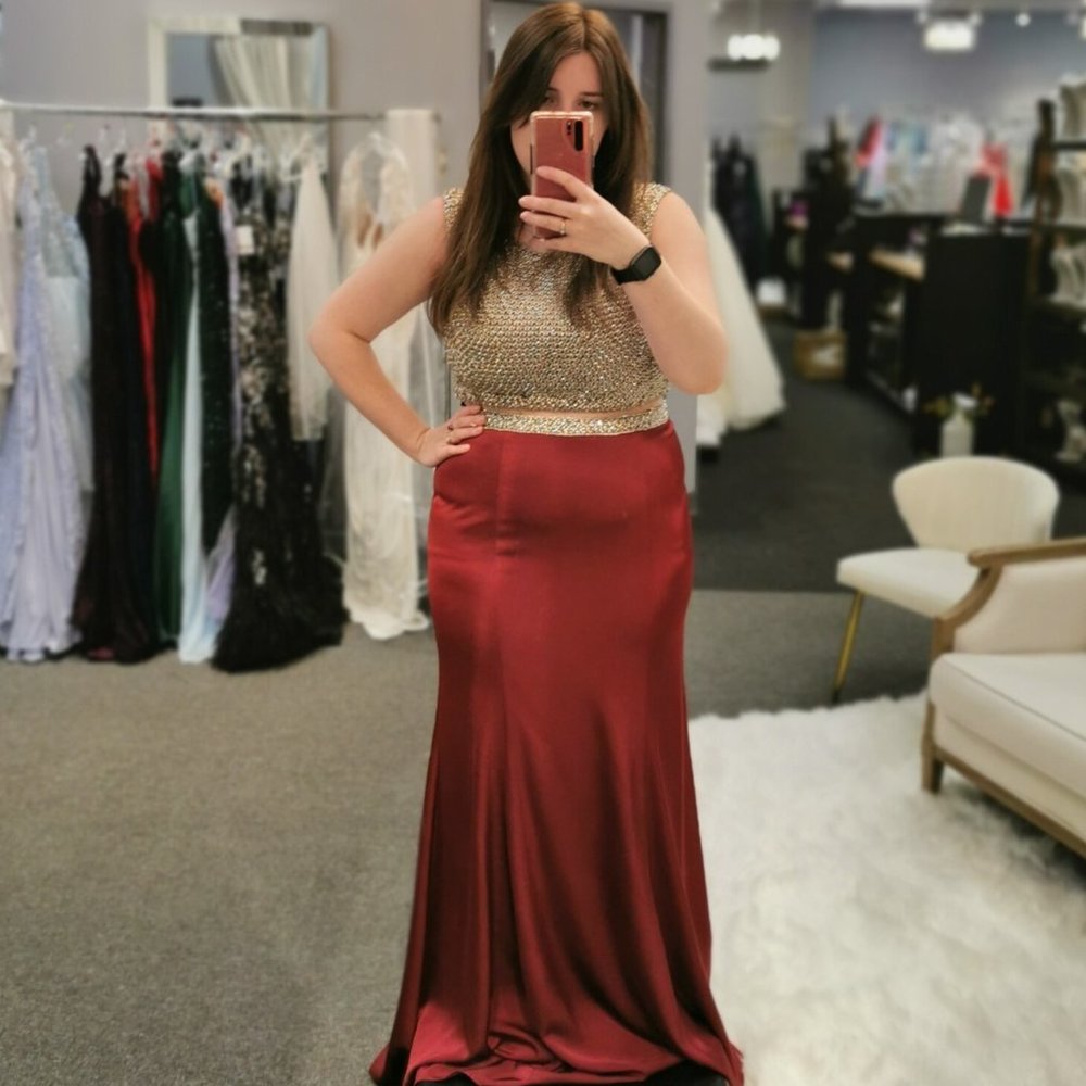 Size 14 two piece prom dress in silver/burgundy